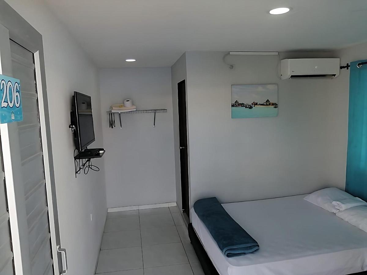 Islander Blue House Hotel ซานอันเดรส ภายนอก รูปภาพ